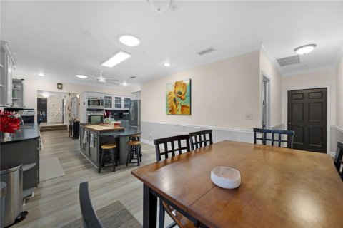 Casa en venta en Homestead, Florida, 5 dormitorios, 328.78 m2 № 2047281 - foto 23