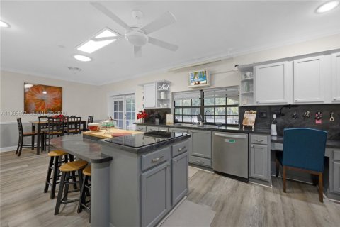 Casa en venta en Homestead, Florida, 5 dormitorios, 328.78 m2 № 2047281 - foto 20