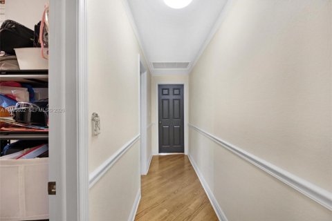 Casa en venta en Homestead, Florida, 5 dormitorios, 328.78 m2 № 2047281 - foto 26