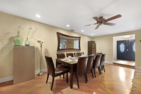 Casa en venta en Homestead, Florida, 5 dormitorios, 328.78 m2 № 2047281 - foto 15