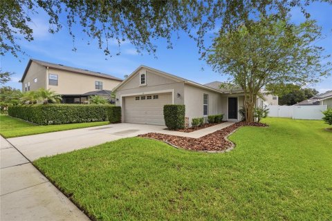 House in Valrico, Florida 3 bedrooms, 120.4 sq.m. № 2345070