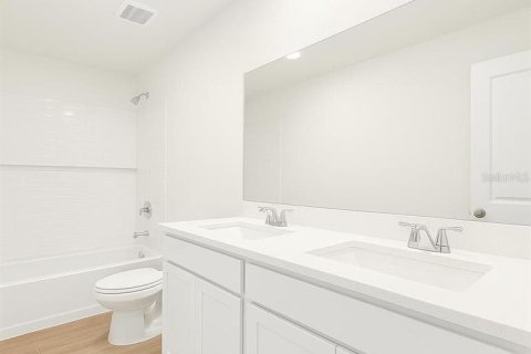 House in Parrish, Florida 5 bedrooms, 231.23 sq.m. № 2100500 - photo 13