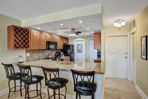 Condo in Lauderdale-by-the-Sea, Florida, 2 bedrooms № 1709280 - photo 4