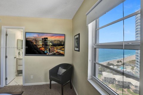 Condo in Lauderdale-by-the-Sea, Florida, 2 bedrooms № 1709280 - photo 21