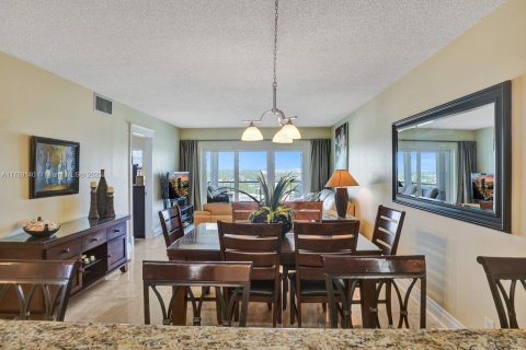 Condo in Lauderdale-by-the-Sea, Florida, 2 bedrooms № 1709280 - photo 5