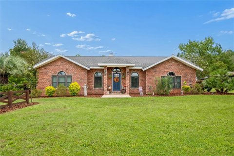 House in Lake Butler, Florida 3 bedrooms, 151.8 sq.m. № 2337462