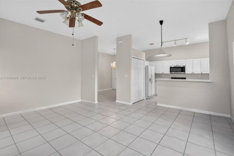 Casa en venta en Davie, Florida, 3 dormitorios, 168.62 m2 № 2005337 - foto 9
