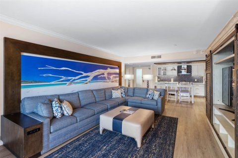 Condo in Longboat Key, Florida, 2 bedrooms № 2210747 - photo 13