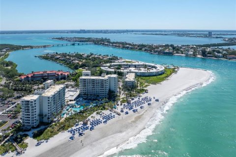 Condo in Longboat Key, Florida, 2 bedrooms № 2210747 - photo 7