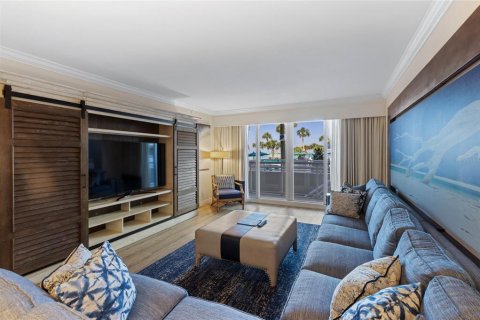 Condo in Longboat Key, Florida, 2 bedrooms № 2210747 - photo 10