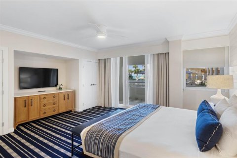 Condo in Longboat Key, Florida, 2 bedrooms № 2210747 - photo 18