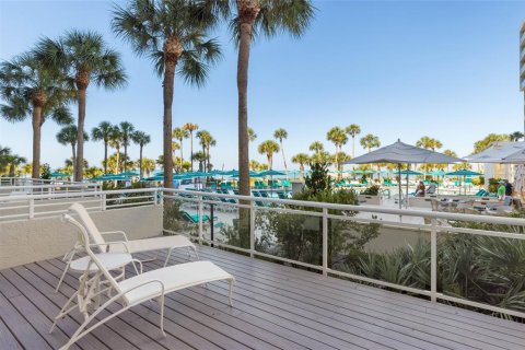 Condo in Longboat Key, Florida, 2 bedrooms № 2210747 - photo 23