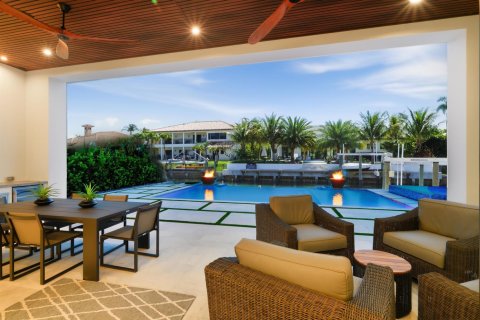 House in North Palm Beach, Florida 5 bedrooms, 528.24 sq.m. № 2088296 - photo 8
