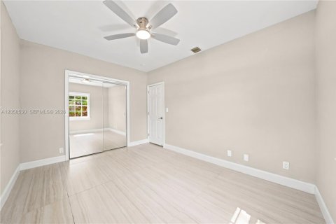 Villa ou maison à louer à Miami, Floride: 3 chambres, 133.97 m2 № 2264004 - photo 23