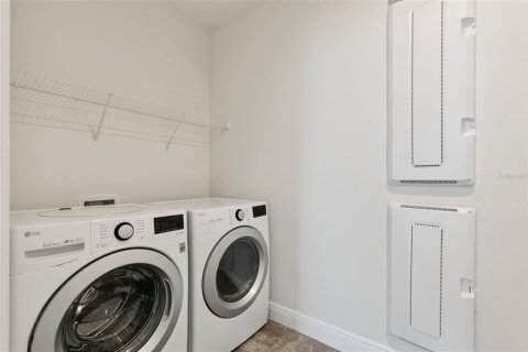 Townhouse in Orlando, Florida 3 bedrooms, 180.69 sq.m. № 2142914 - photo 19