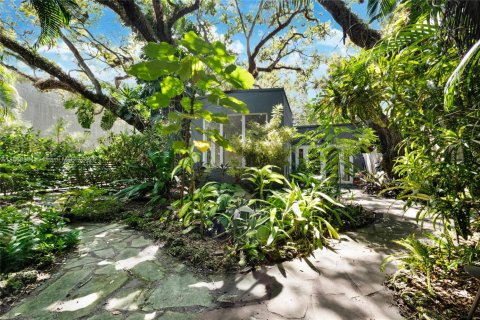 Casa en alquiler en Miami, Florida, 4 dormitorios, 228.08 m2 № 1944981 - foto 15