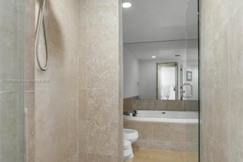 Condo in Miami, Florida, 3 bedrooms № 1979131 - photo 21