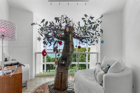 Condo in Miami, Florida, 3 bedrooms № 1979131 - photo 24