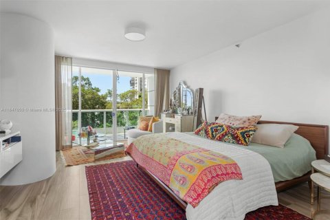 Condo in Miami, Florida, 3 bedrooms № 1979131 - photo 17