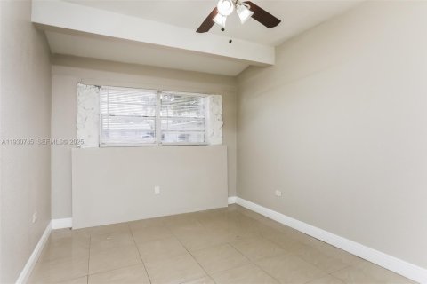 Снять в аренду виллу или дом в Мирамар, Флорида 4 спальни, 149.39м2, № 1989503 - фото 10