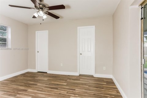 Снять в аренду виллу или дом в Мирамар, Флорида 4 спальни, 149.39м2, № 1989503 - фото 8