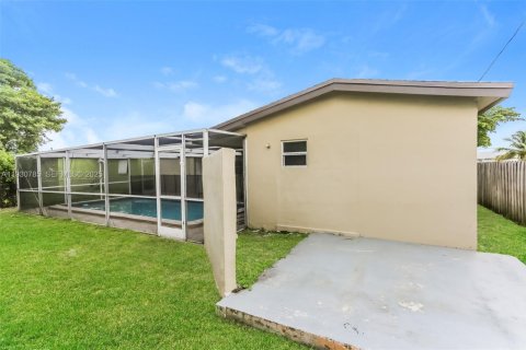 Снять в аренду виллу или дом в Мирамар, Флорида 4 спальни, 149.39м2, № 1989503 - фото 15