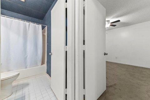 Купить кондоминиум в Ройял-Палм-Бич, Флорида 7 комнат, 108.23м2, № 2085795 - фото 19
