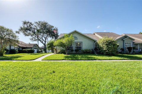 Villa ou maison à louer à Palm Harbor, Floride: 3 chambres, 130.99 m2 № 2427095 - photo 2