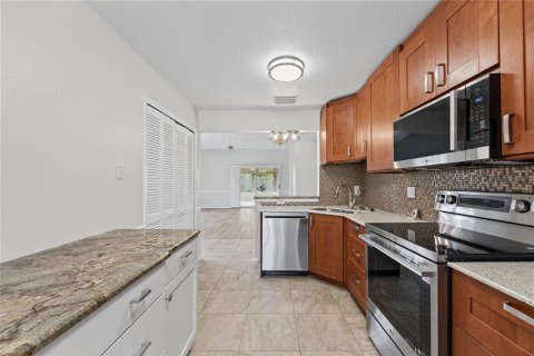 Villa ou maison à louer à Palm Harbor, Floride: 3 chambres, 130.99 m2 № 2427095 - photo 15