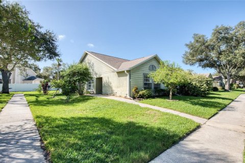 Villa ou maison à Palm Harbor, Floride 3 chambres, 130.99 m2 № 2427095