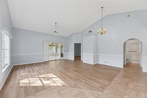 Villa ou maison à louer à Palm Harbor, Floride: 3 chambres, 130.99 m2 № 2427095 - photo 6