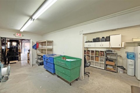 Commercial property in Medley, Florida № 2006288 - photo 6