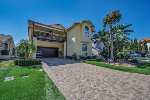 Casa en New Port Richey, Florida 4 dormitorios, 299.89 m2 № 2123009