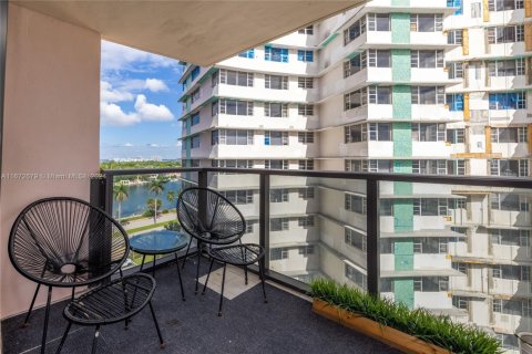 Copropriété à vendre à Miami Beach, Floride: 2 chambres, 89.19 m2 № 1859769 - photo 19
