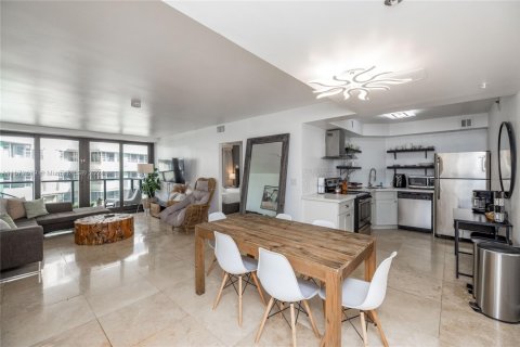 Copropriété à vendre à Miami Beach, Floride: 2 chambres, 89.19 m2 № 1859769 - photo 20