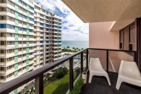Copropriété à vendre à Miami Beach, Floride: 2 chambres, 89.19 m2 № 1859769 - photo 18