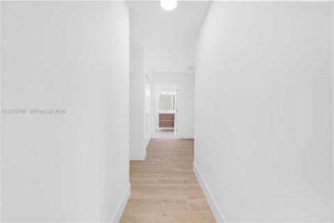 Condominio en alquiler en Miami, Florida, 2 dormitorios, 94.76 m2 № 2034024 - foto 12