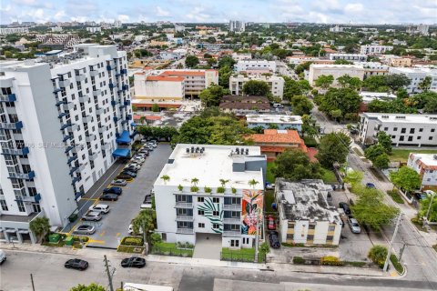 Condominio en alquiler en Miami, Florida, 2 dormitorios, 94.76 m2 № 2034024 - foto 28