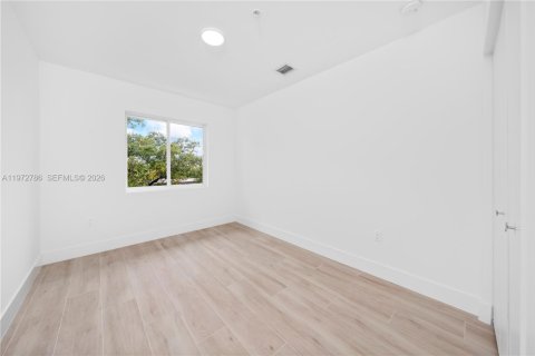 Condominio en alquiler en Miami, Florida, 2 dormitorios, 94.76 m2 № 2034024 - foto 17