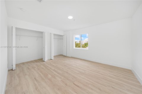 Condominio en alquiler en Miami, Florida, 2 dormitorios, 94.76 m2 № 2034024 - foto 3