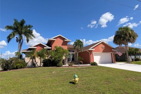 Villa ou maison à vendre à Punta Gorda, Floride: 3 chambres, 194.72 m2 № 2436863 - photo 2
