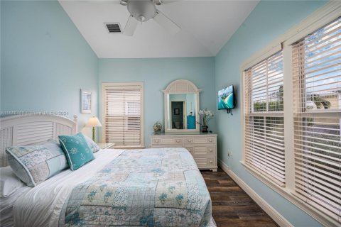 House in Islamorada, Village of Islands, Florida 2 bedrooms, 105.63 sq.m. № 1861365 - photo 14