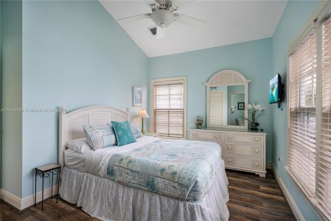 House in Islamorada, Village of Islands, Florida 2 bedrooms, 105.63 sq.m. № 1861365 - photo 16