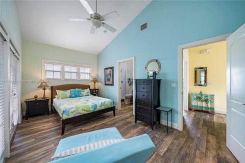 House in Islamorada, Village of Islands, Florida 2 bedrooms, 105.63 sq.m. № 1861365 - photo 17
