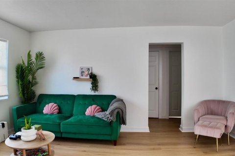 Villa ou maison à vendre à Tampa, Floride: 2 chambres, 90.3 m2 № 1749494 - photo 6
