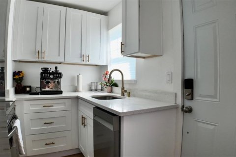 Villa ou maison à vendre à Tampa, Floride: 2 chambres, 90.3 m2 № 1749494 - photo 15