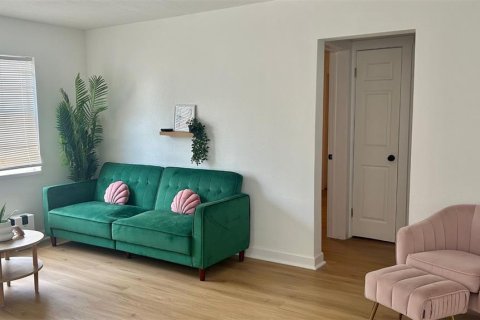 Villa ou maison à vendre à Tampa, Floride: 2 chambres, 90.3 m2 № 1749494 - photo 4