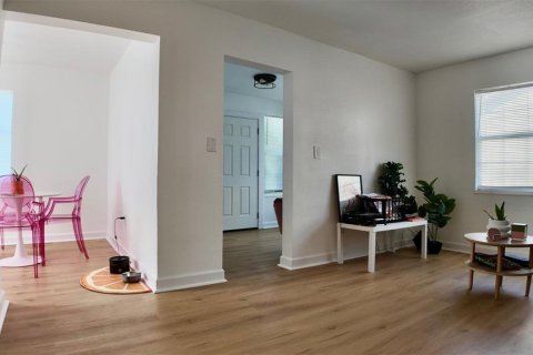Villa ou maison à vendre à Tampa, Floride: 2 chambres, 90.3 m2 № 1749494 - photo 10