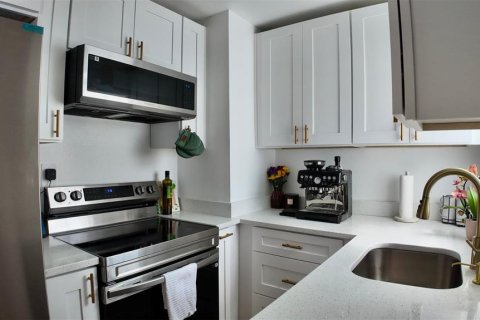 Villa ou maison à vendre à Tampa, Floride: 2 chambres, 90.3 m2 № 1749494 - photo 18