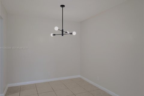 Villa ou maison à louer à North Lauderdale, Floride: 2 chambres, 100.71 m2 № 2172566 - photo 6